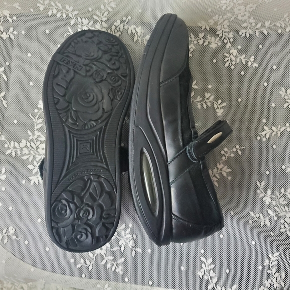RYN Cindy Mary Jane Shoes Sz 8 - Picture 5 of 7
